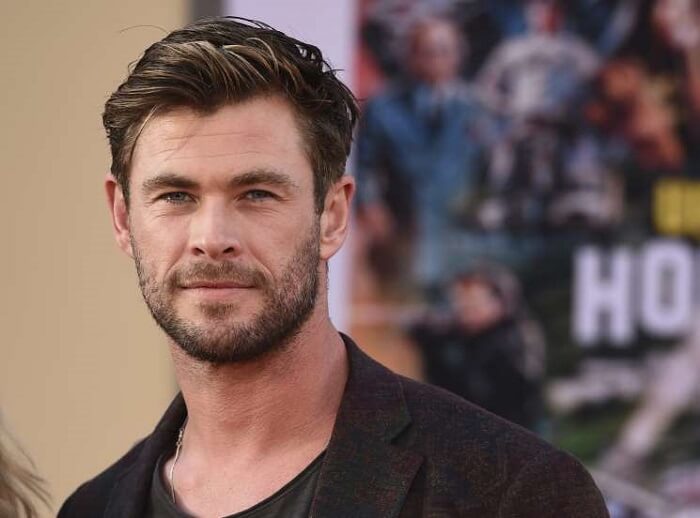 Chris Hemsworth Suffocated by Hollywood